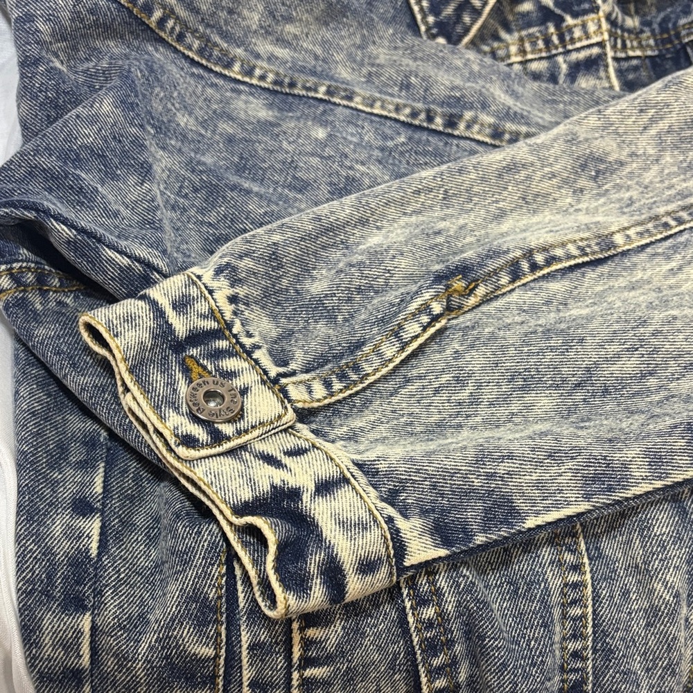 The Style Between Us Acid Wash Denim Jacket - Picture 9 of 10